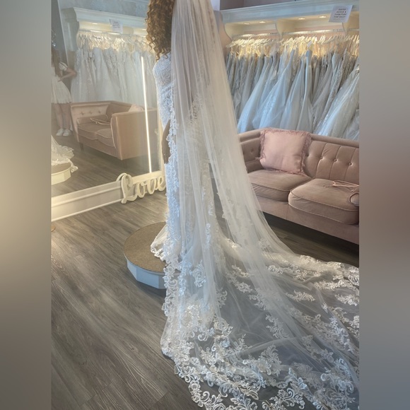 Maggie Sottero Lydia Anne Wedding Dress - Picture 10 of 16